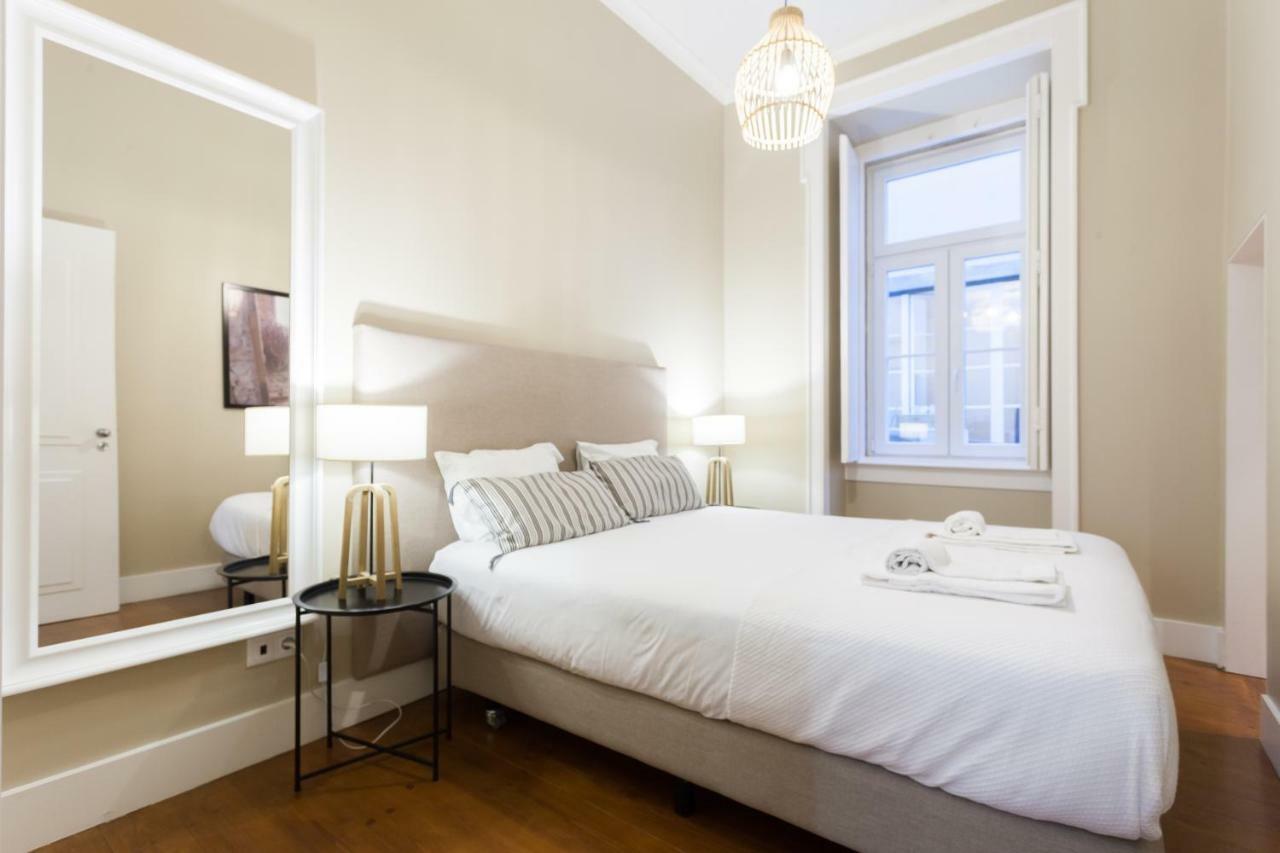Baixa Vintage Three-Bedroom Apartment - By Lu Holidays Lisbona Esterno foto