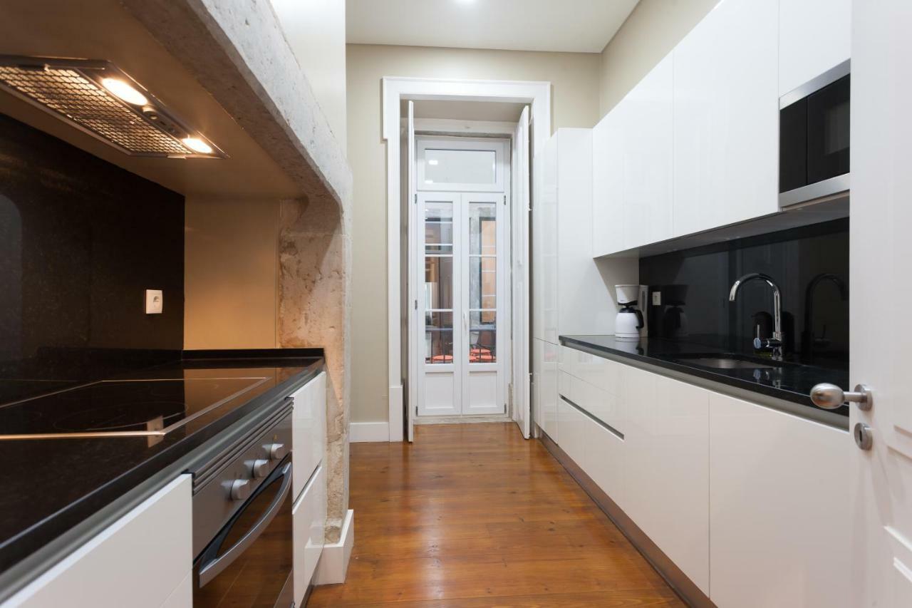 Baixa Vintage Three-Bedroom Apartment - By Lu Holidays Lisbona Esterno foto