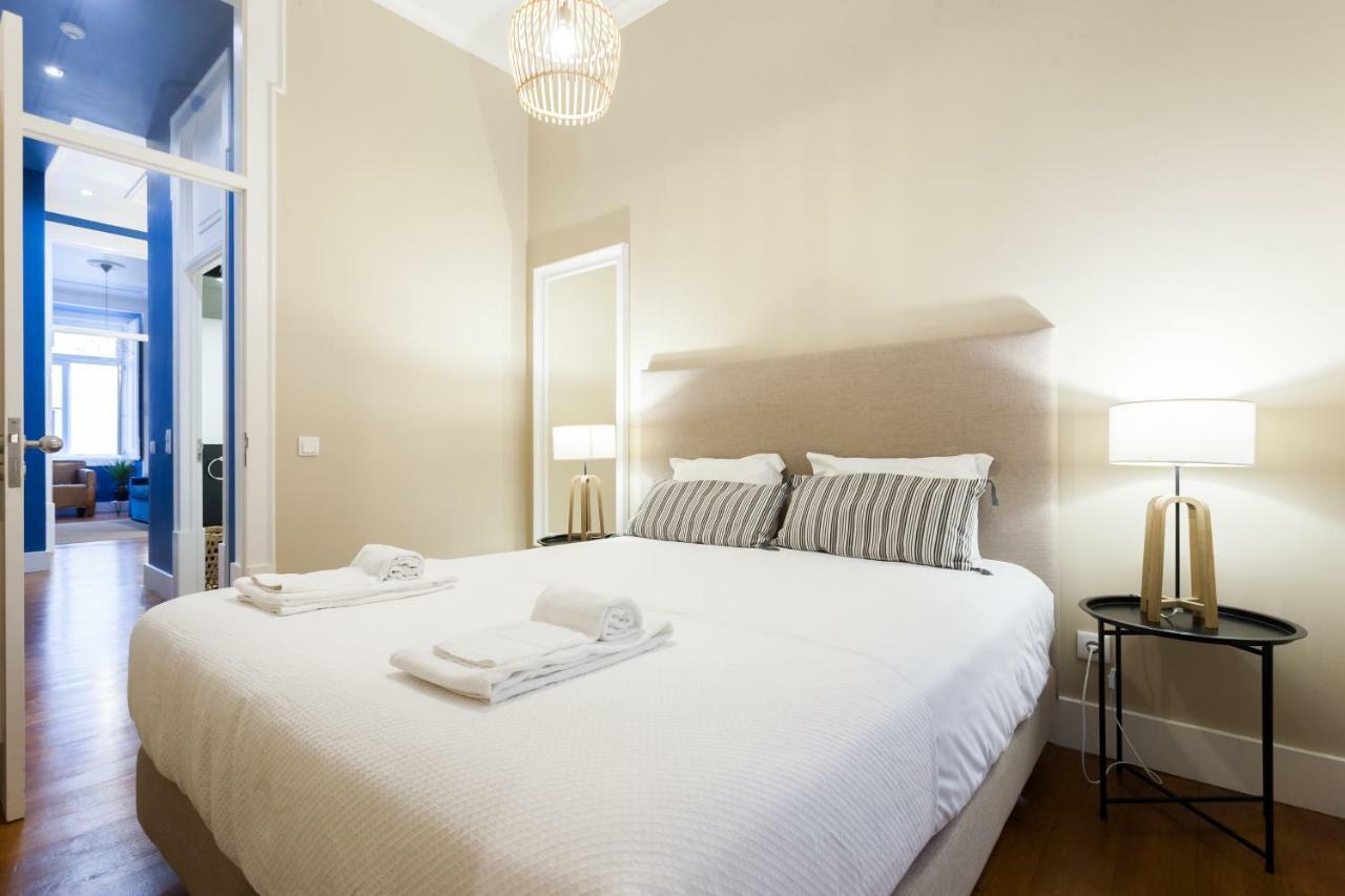 Baixa Vintage Three-Bedroom Apartment - By Lu Holidays Lisbona Esterno foto
