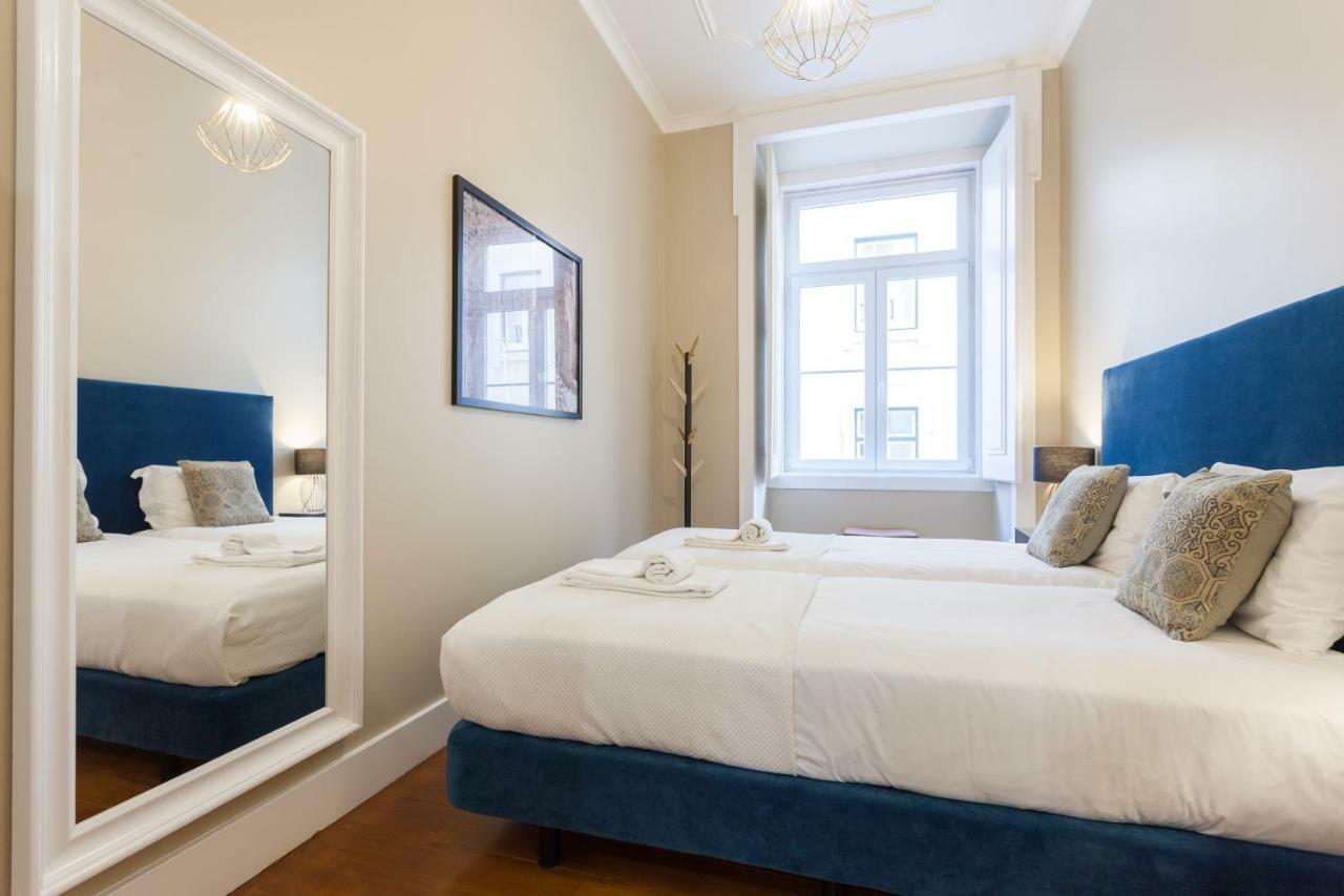 Baixa Vintage Three-Bedroom Apartment - By Lu Holidays Lisbona Esterno foto