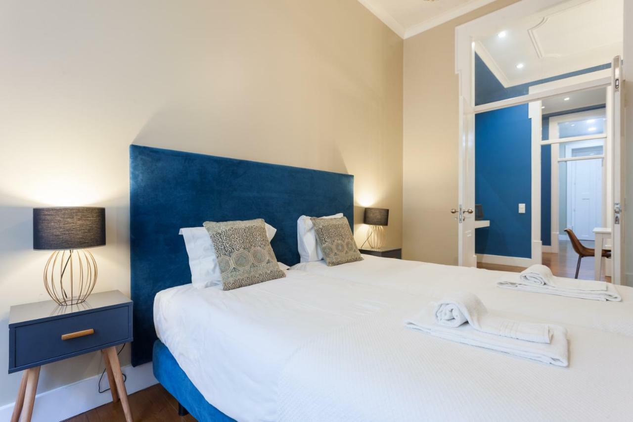 Baixa Vintage Three-Bedroom Apartment - By Lu Holidays Lisbona Esterno foto