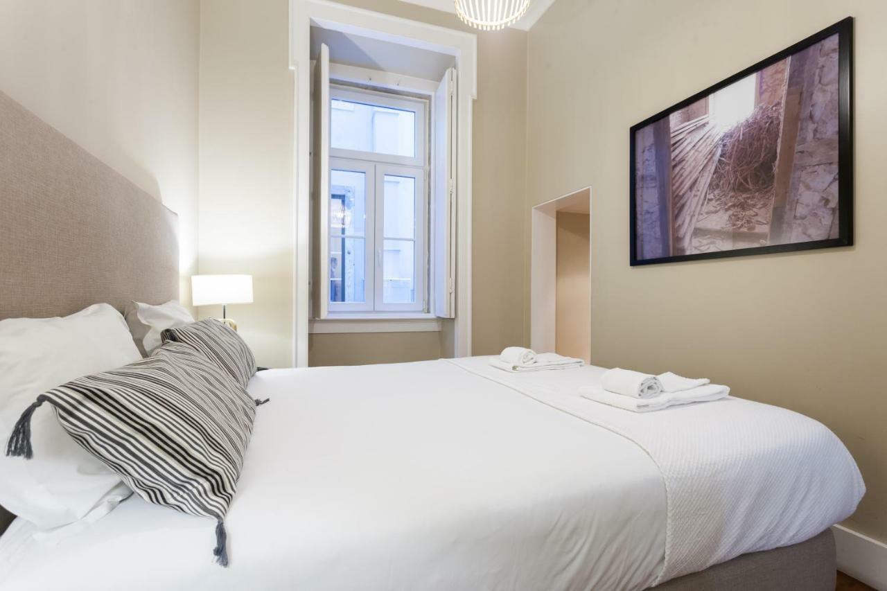 Baixa Vintage Three-Bedroom Apartment - By Lu Holidays Lisbona Esterno foto